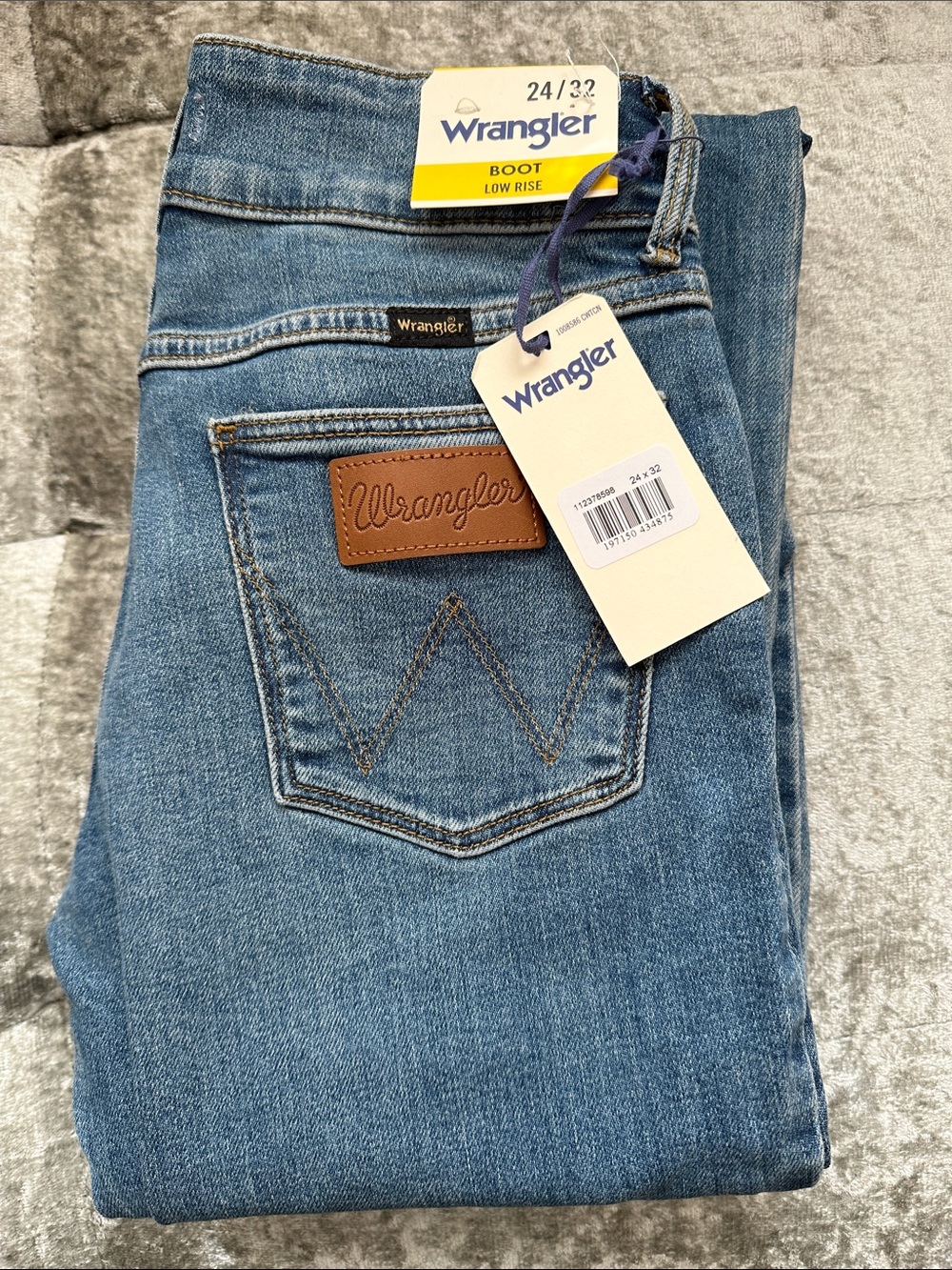 Women’s size 24 Wrangler Boot Cut Jeans NWT